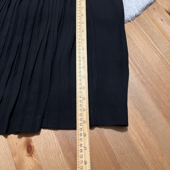 Modes Rassia Black Pleated Knee Length Skirt Size Large-Xlarge - Picture 8 of 8